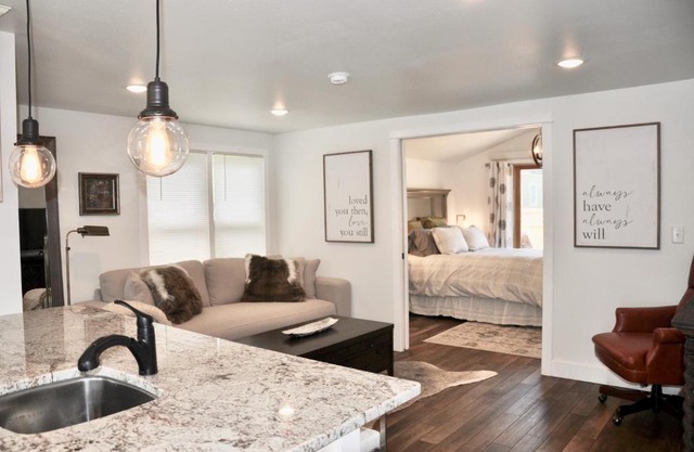 Adorable Bungalow w/Private Patio Mins away from Downtown Rapid City