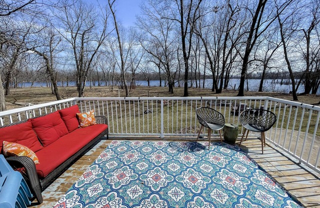 Adorable Cottage on GREAT Fishing Lake