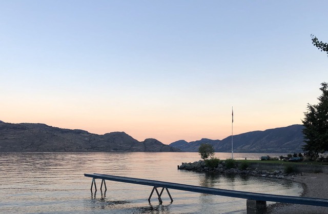 Adorable Getaway - Steps to the Beach! Now EV friendly 😊