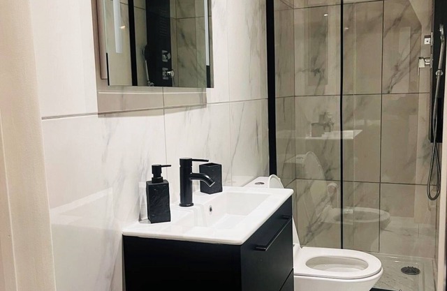 Adorable Studio with WiFi in vibrant Noisy-le-Sec