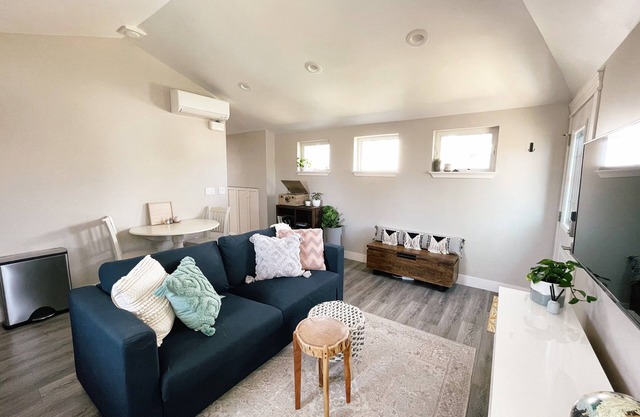 Adorable Two-Bedroom Carriage House with Patio