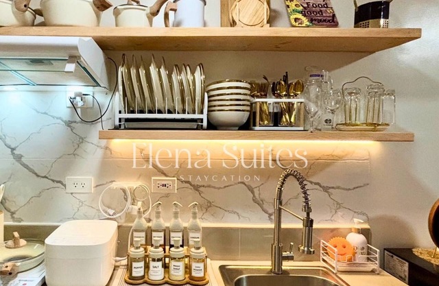 Aesthetic Cozy Stay With Ps4, Netflix & Coffee Nook - Elena Suites Staycation