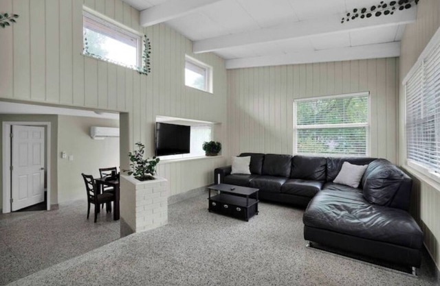 Affordable Accommodation, King & 2 Qn, W/D, Fast Wi-Fi