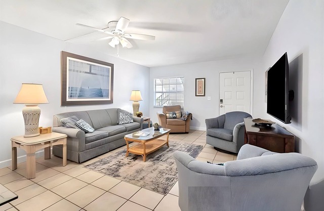 Affordable Relaxation at Palm Manor