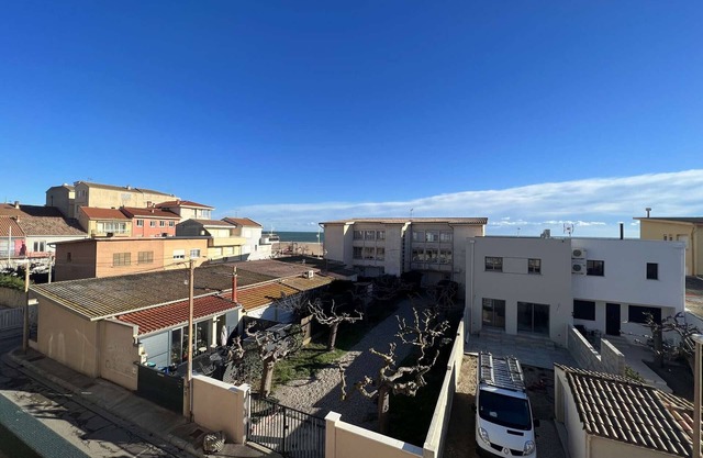Affordable studio for 4 with balcony near the beach