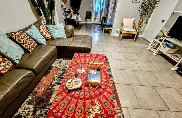 Affordable Twin Room (2 Beds) Near St. Jude