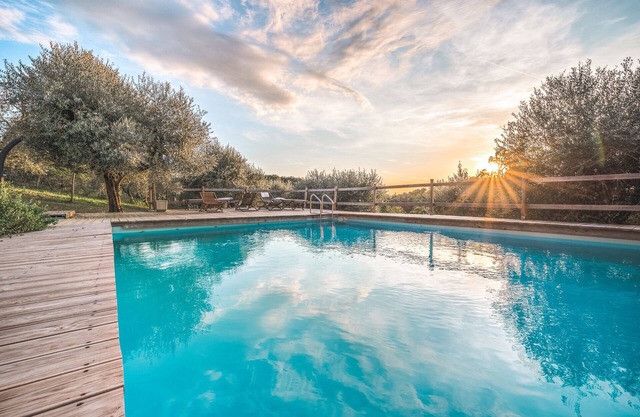 Agriturismo Alpaca - RIGOLETTO Panoramic apartment with swimming pool