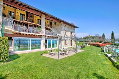 Agriturismo Cascina Crocelle - Lake View and Heated Pool
