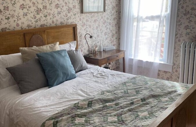 AH #12 · AH #12 -Full bed w/private bath.