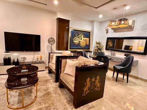 Air avenue luxury appartment phase 8 DHA lahore