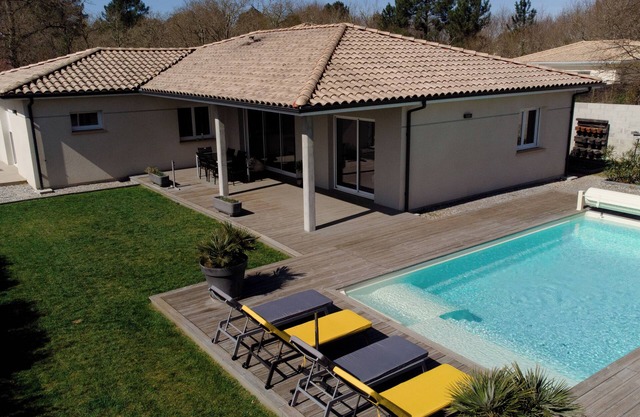 Air-conditioned villa - Swimming pool