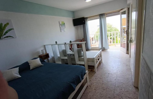 Aires del Sur 2 monoambiente luminoso ,al frente, a 50 mts del mar