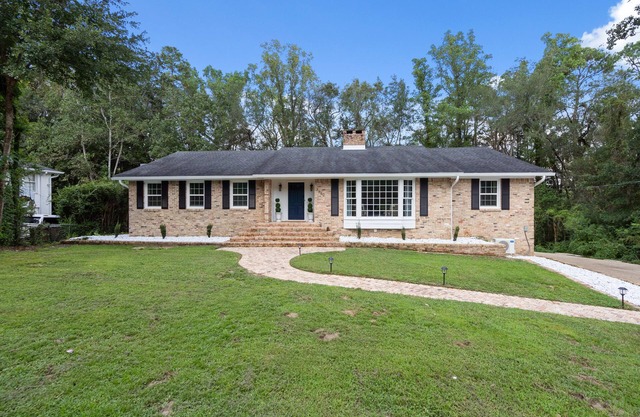 Airy 5br home w/pool, outdoor living, game room