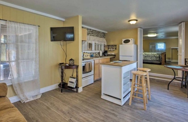 Airy Wahiawa Apartment /Unit D