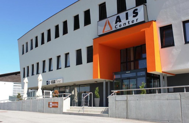 AIS Center