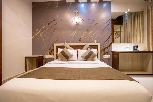 Aishwarya Suites