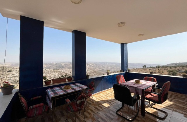 AL-Bustan House & Umm Qais