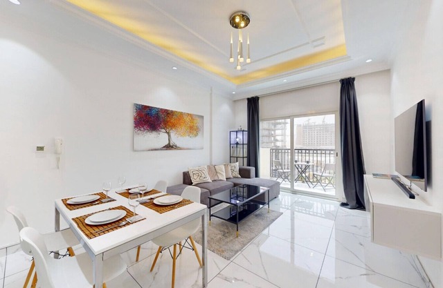 Al Ghaf - Upgraded One Bed with Pool View in Arjan