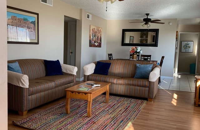 Albuquerque Get Away -3 BDR Townhouse. Centrally located