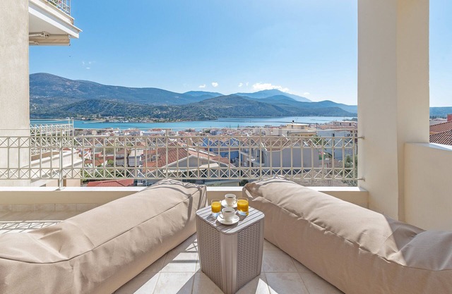 Alexandra's cozy sea view apartment