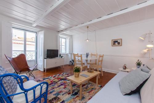 Alfama Sunny & Typical Apartment, By TimeCooler