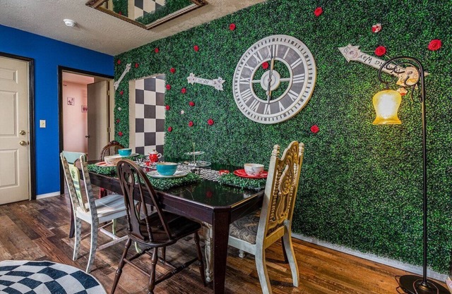 Alice- The Wonderland Experience