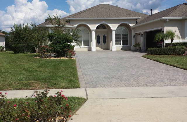 ALITTLE PEACE OF HEAVEN 3 IN QUIET UPSCAIL NEIGHBOUR HOOD COMMUNITY