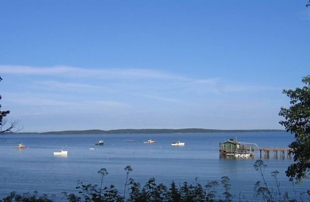 All-Season Waterside Wonderland: Sold, please see our "sister" listing on VRBO