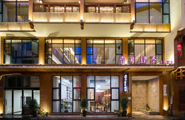 All Seasons Lodge Breakfast&Lift&Free Laundry and English Service