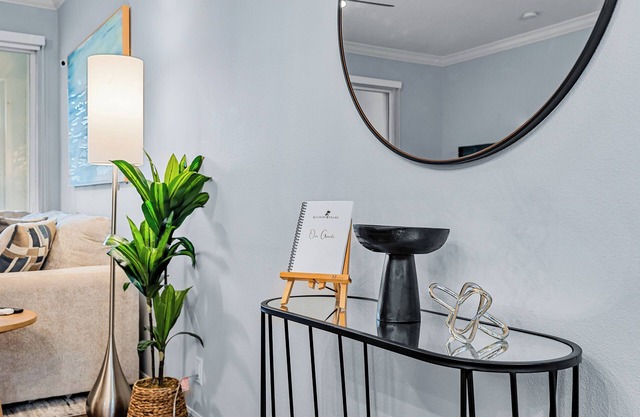 Allison Palms Luxury Tampa Townhome w/Pool. Excellent Location for Amenities!