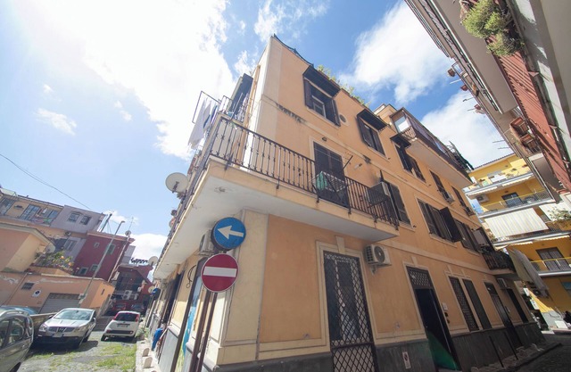 ALMA elegante e luminoso appartamento sul lungomare Pozzuoli e vicino al centro