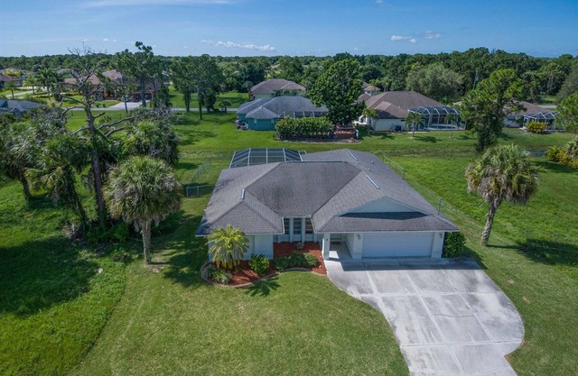 Aloha Shores | Pet friendly | Pool | fenced yard