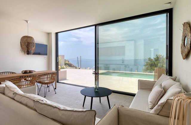 Alpha VIlla | S Cave Villas Seaside Karystos