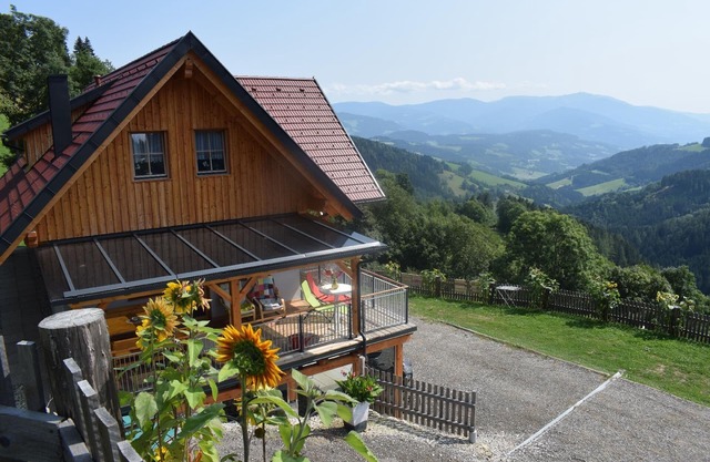 Alpine holiday home in a secluded location with panoramic views