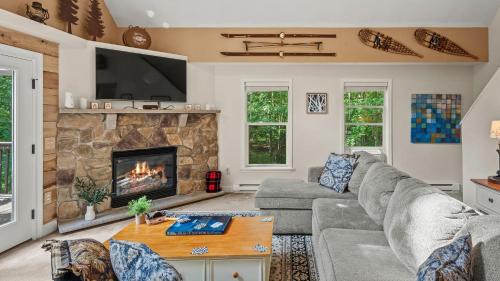 Alpine Serenity by AvantStay Beach Lake Access Theater Deck Playroom