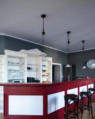 Alt-Berliner Eckkneipe - "Feuchte Ecke"