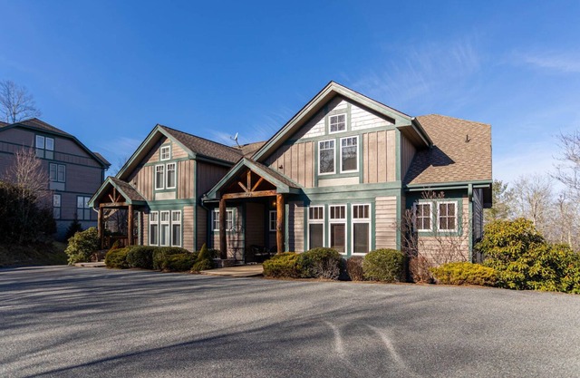 Altitude Adjustment an Echota on the Ridge Townhome!