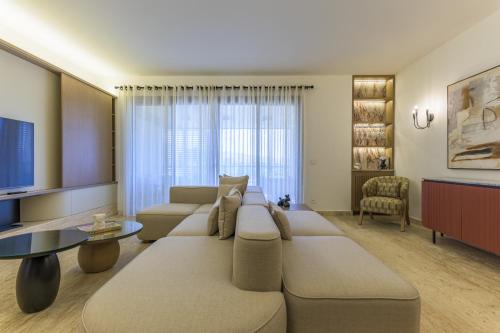 Aluma 2-BR Apt & Balcony at Waterfront Dbayeh