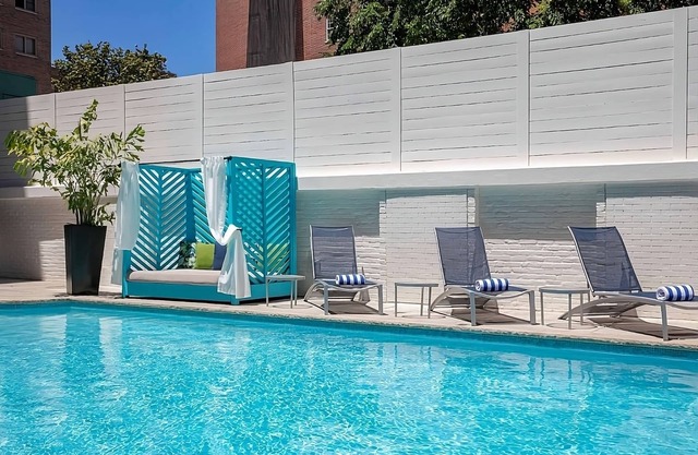 Always a Great Idea To Unwind! Near The White House, Pet-Friendly, w/Pool!