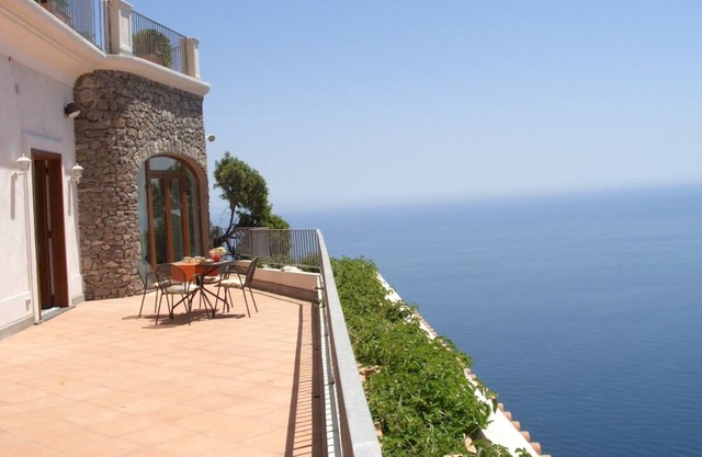 Amalfi villa rental, self catered villa Amalfi Coast Italy, private villa with pool for holiday on Amalfi