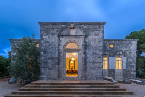 Amani Luxury 4-Bedroom Villa & Pool in Batroun