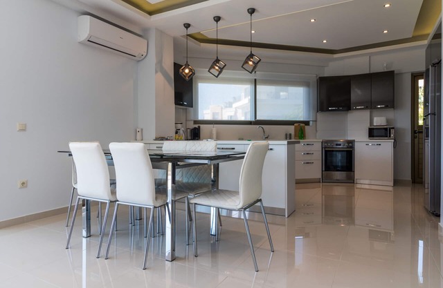 Amazing 2 bdrm Sea View Holiday Apt