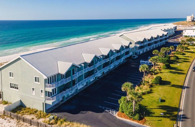 Amazing 3 Bed, 3.5 Bath, Gulf Front townhome at White Sands #425!