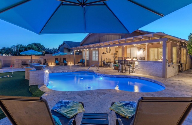 AMAZING: 50+ 7 Day Min, Pvt Htd POOL, Putt Green, Pool Table, Hikers/Bikers/Golfers Oasis