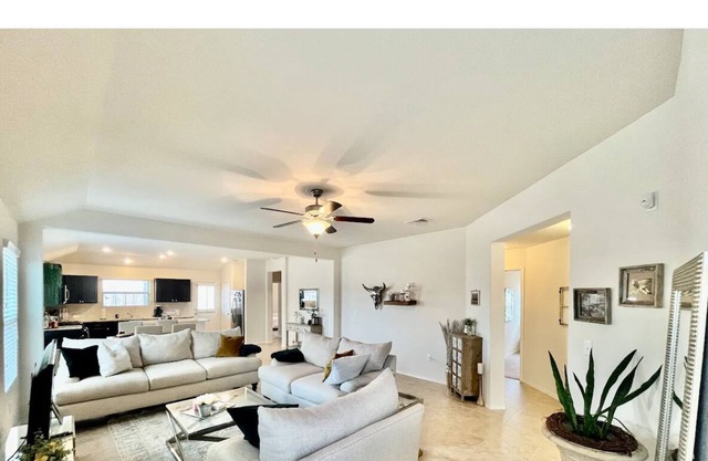 Amazing and Modern 4bedroom in SE Austinn