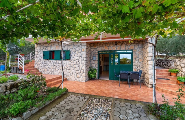 Amazing apartment in Jasenice with WiFi