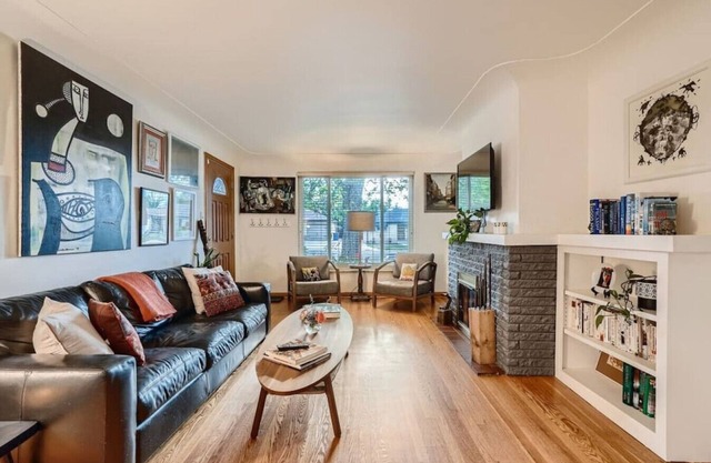Amazing Artful 2bd 1ba bungalow in West Denver