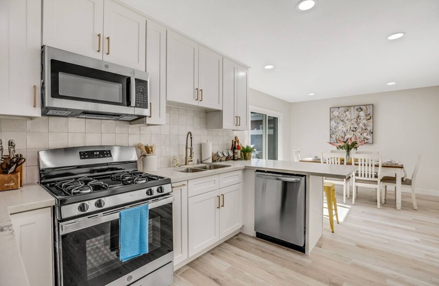 Amazing DisneyLand Remodeled Home 4 Family/Friends - Norwalk Disney