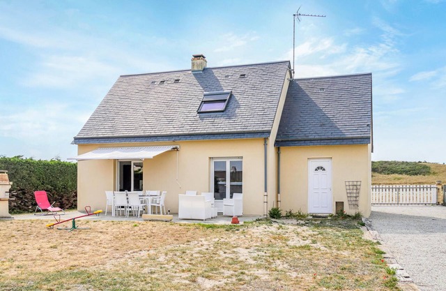 Amazing home in Creances with WiFi