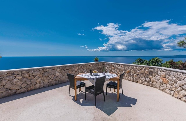 Amazing home in Lubenice with WiFi